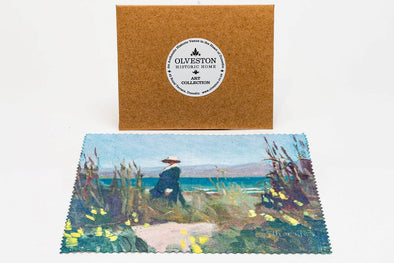 Microfiber lens cloth, perfect for cleaning glasses and phone screens. This cloth features the oil painting 'On the Shores of the Lake' by Ceridwen Thornton